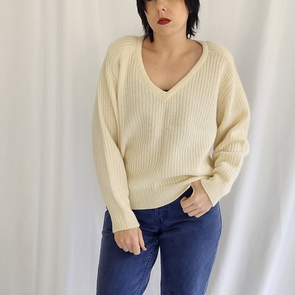 90s Ivory‎ Lambswool and Angora V Neck Sweater